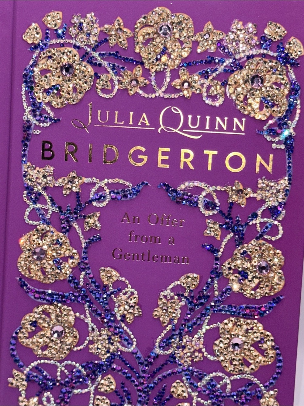 Bridgerton: An Offer from a Gentleman by Julia Quinn - Embellished hardcover - Picture 3 of 7